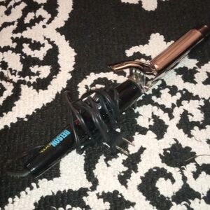 Black and Silver Curling Iron